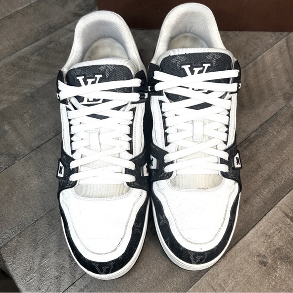 Louis Vuitton Trainers Black White Sneakers LV size 10.5 US - Picture 5 of 6